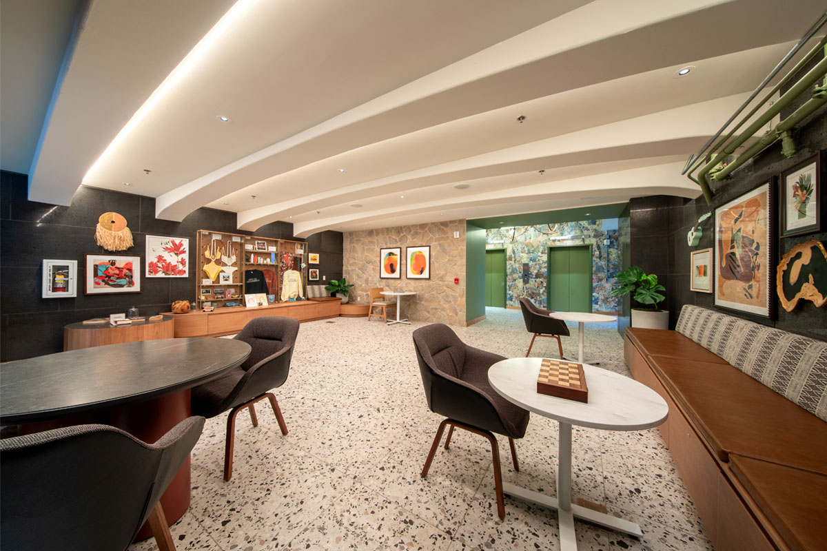 Romer Waikiki at the Ambassador Restaurant